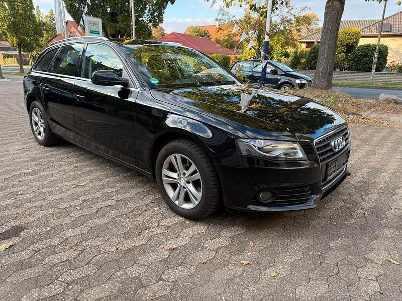 Schwarz Gebraucht 2011 Audi A4 Ambiente Kombi | 4.499 € (Guter Preis) - Bild 1/4