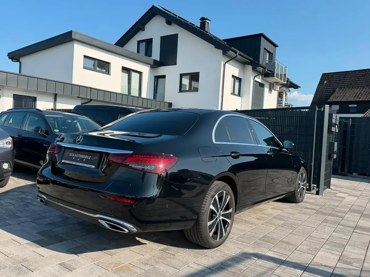 Gebraucht Mercedes E300 Business 194 PS (142 kW) 2020 Schwarz Limousine