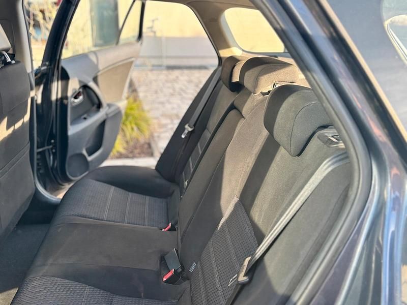 Gebraucht Toyota Avensis Life 2012 Grau Kombi