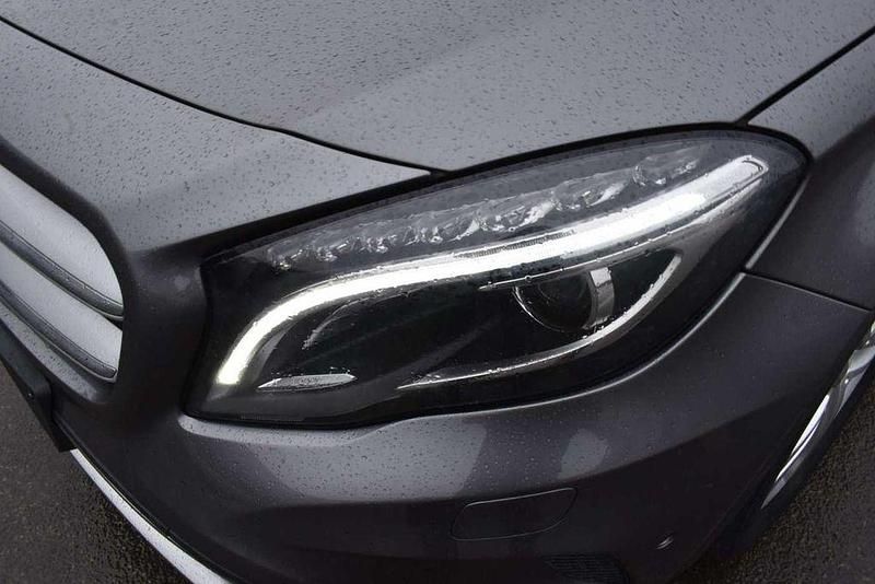 Gebraucht Mercedes GLA180 Urban 109 PS (80 kW) 2016 Grau SUV