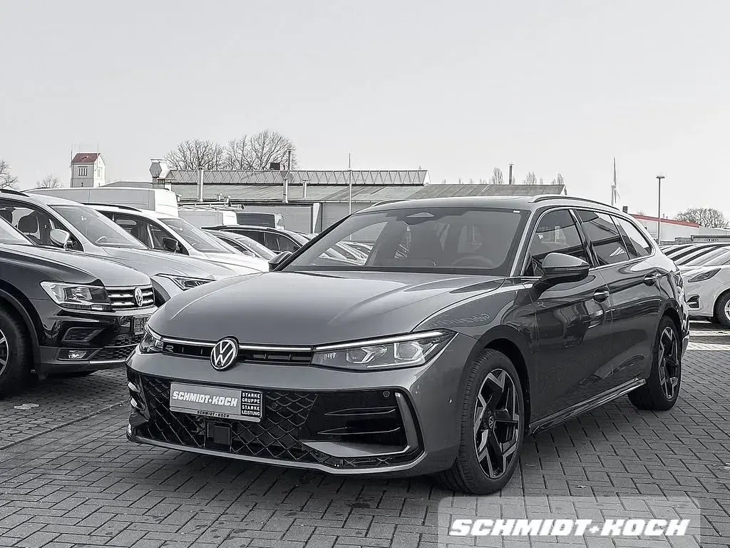 Gebraucht VW Passat R-line 265 PS (194 kW) 2025 Diabasgrau (grau) Kombi