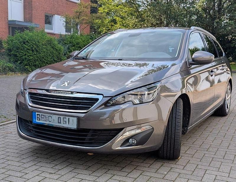 Grau Gebraucht 2015 Peugeot 308 Allure Kombi | 9.800 € (Teuer) - Bild 1/4