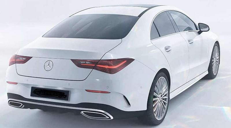 Weiß Gebraucht 2023 Mercedes CLA200 AMG line Coupé | 35.390 € (Fairer Preis) - Bild 1/4