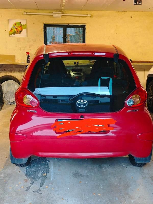 Rot Gebraucht 2006 Toyota Aygo Kleinwagen | 1.500 € (Guter Preis) - Bild 1/3