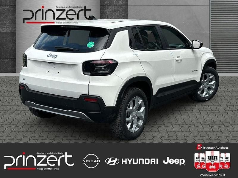 Neu Jeep Avenger EV Altitude 114 kW (156 PS) 2025 Weiß SUV