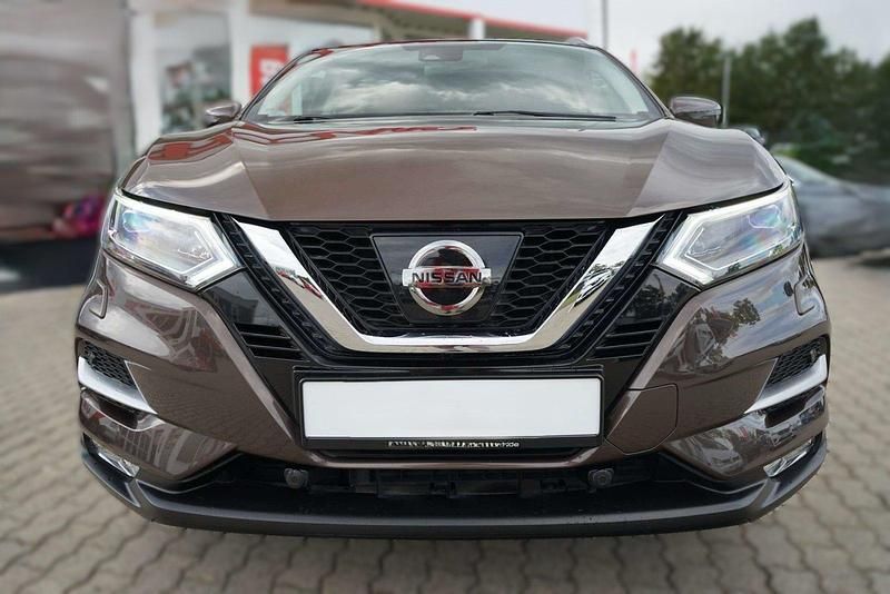 Braun Gebraucht 2018 Nissan Qashqai Tekna SUV | 18.459 € (Teuer) - Bild 1/4