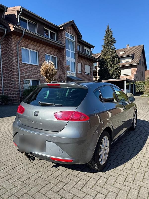 Gebraucht Seat Leon 127 PS (93 kW) 2012 Grau Limousine