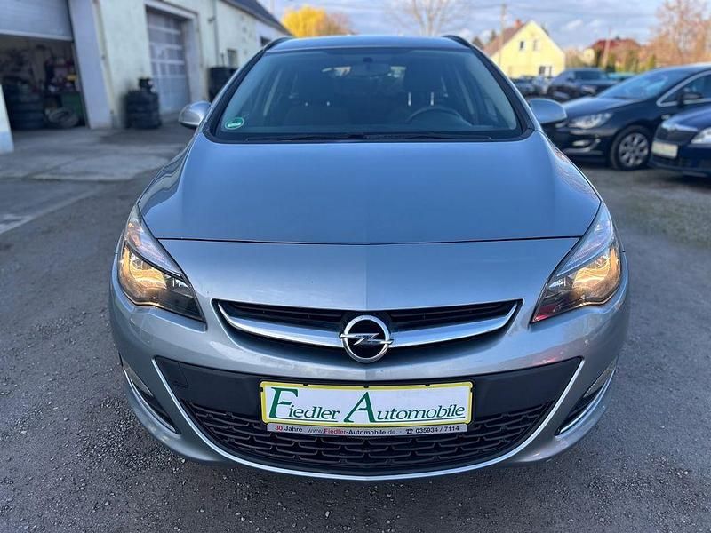 Gebraucht Opel Astra 110 PS (80 kW) 2012 Grau Kombi