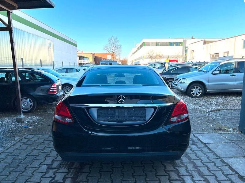 Gebraucht Mercedes C180 116 PS (85 kW) 2015 Schwarz Limousine