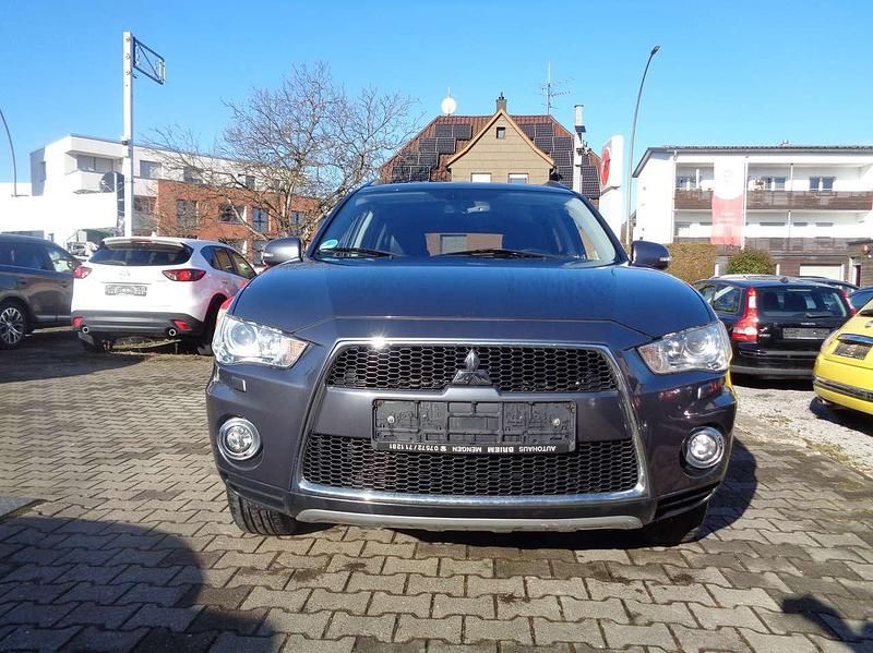 Gebraucht Mitsubishi Outlander Intense 156 PS (114 kW) 2011 Grau SUV