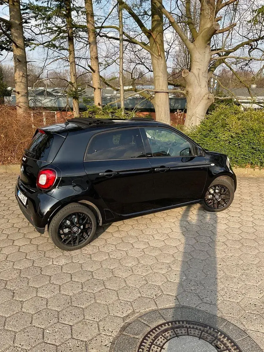 Używany Smart ForFour Prime 71 KM (52 kW) 2016 Czarny Hatchback