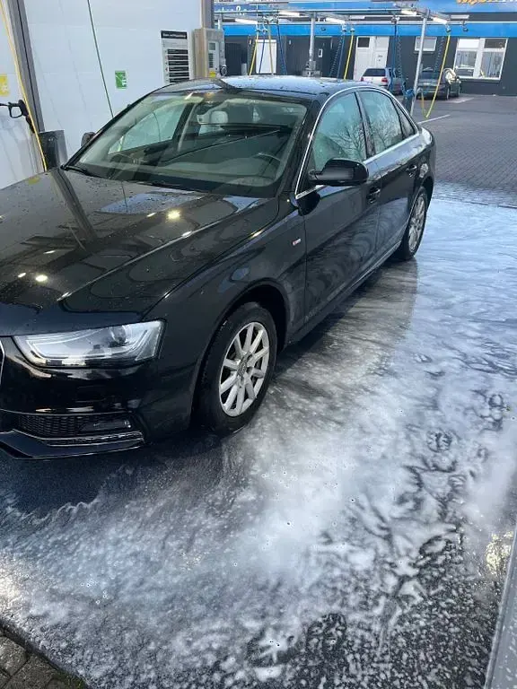 Gebraucht Audi A4 S-Line 150 PS (110 kW) 2015 Schwarz Limousine