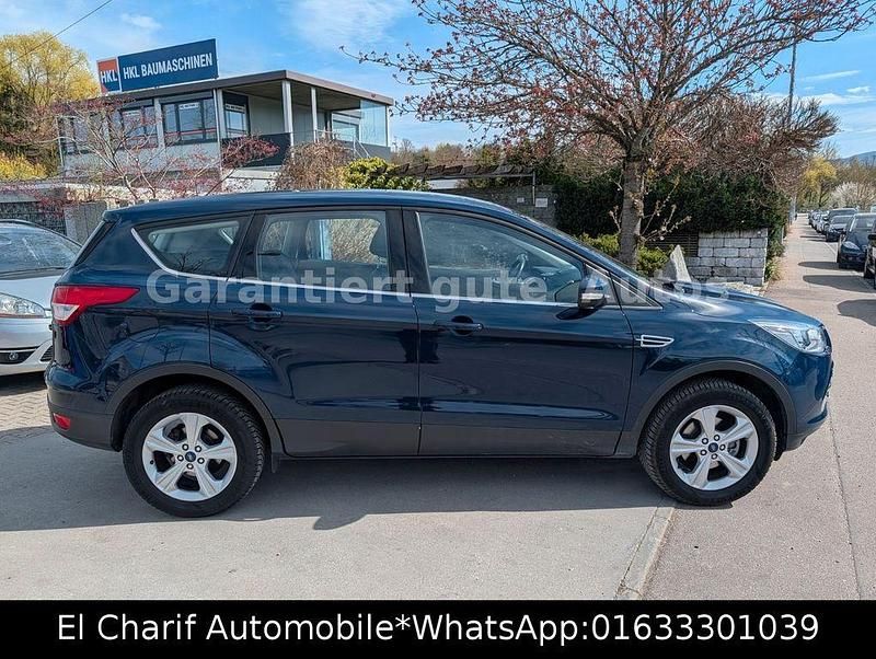 Gebraucht Ford Kuga Titanium 120 PS (88 kW) 2016 Blau SUV
