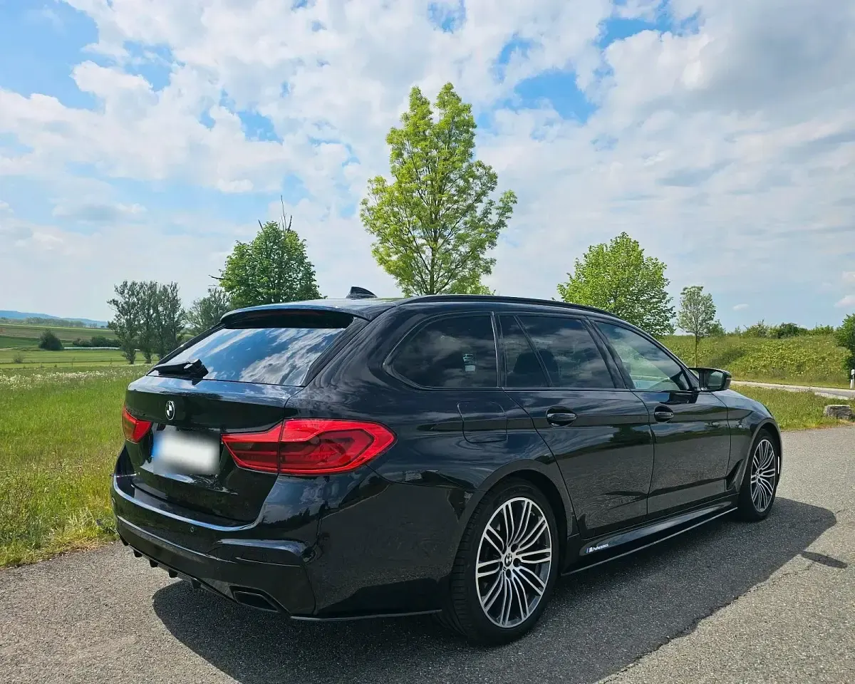 Gebraucht BMW 520 M Performance 190 PS (139 kW) 2018 Schwarz Kombi