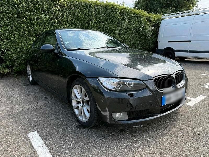 Schwarz Gebraucht 2009 BMW 320 Sport Line Coupé | 3.900 € (Superpreis) - Bild 1/4