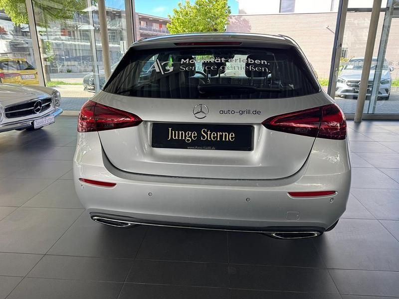 Gebraucht Mercedes A180 Progressive 136 PS (100 kW) 2023 Silber Limousine