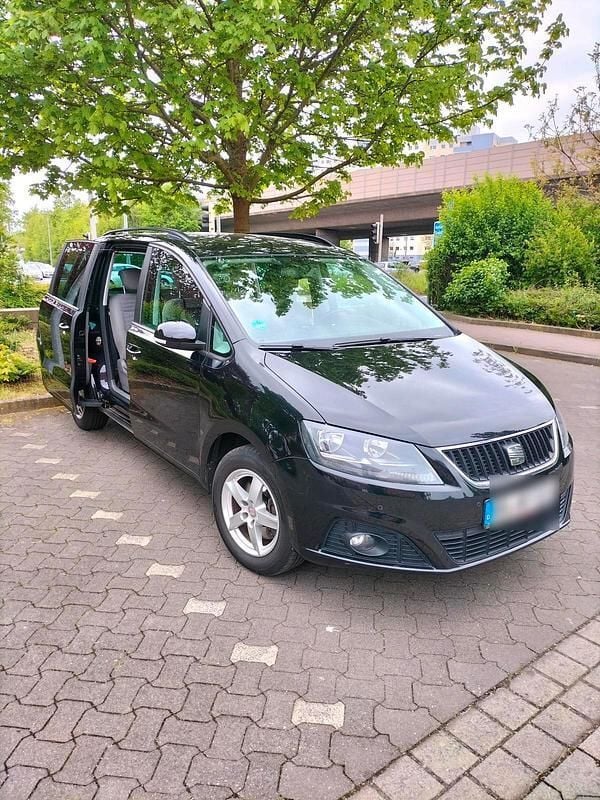 Schwarz Gebraucht 2013 Seat Alhambra Van / Kleinbus | 7.550 € (Guter Preis) - Bild 1/4