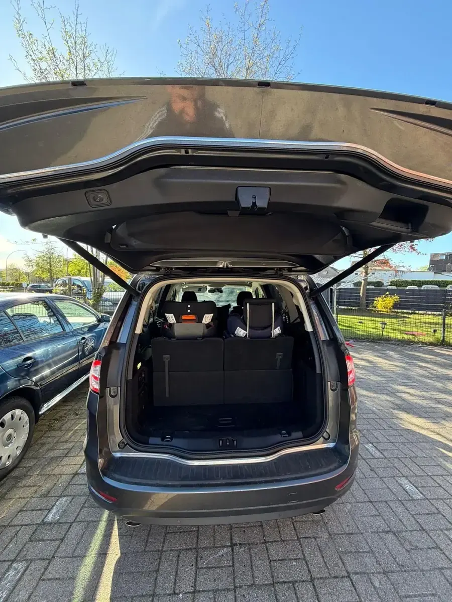 Second-hand Ford Galaxy 180 CP (132 kW) 2016 Gri Monovolum