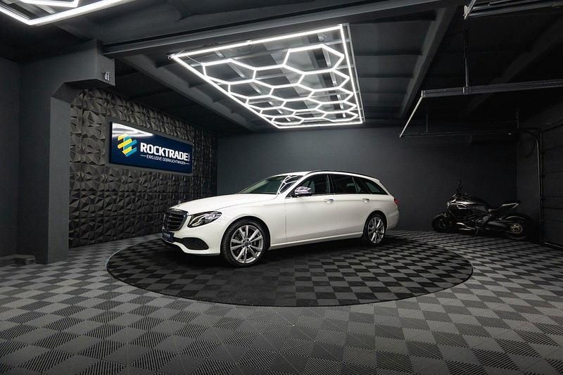 Gebraucht Mercedes E220 Business 194 PS (142 kW) 2017 Weiß Kombi