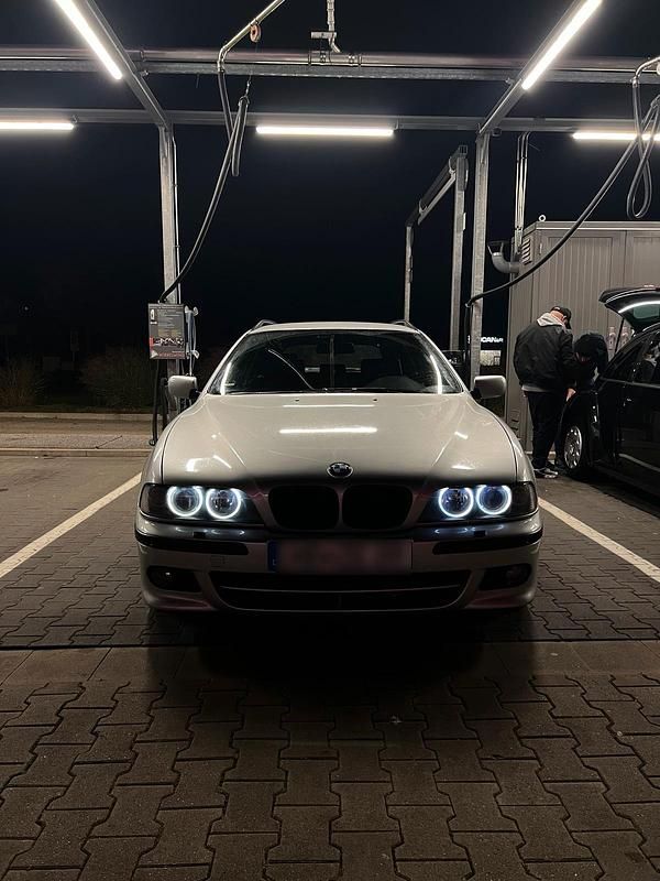 Silber Gebraucht 2003 BMW 520 M Sport Kombi | 5.300 € (Teuer) - Bild 1/4