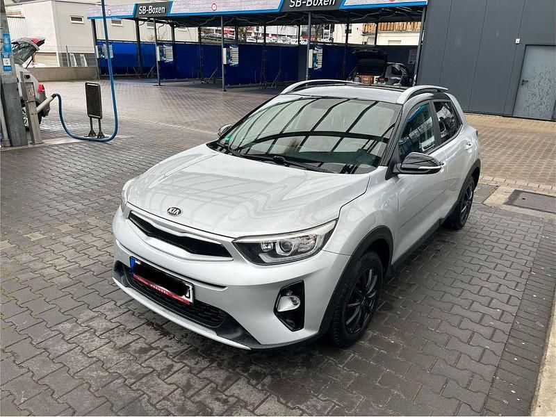 Gebraucht Kia Stonic Vision 84 PS (61 kW) 2018 Silber SUV