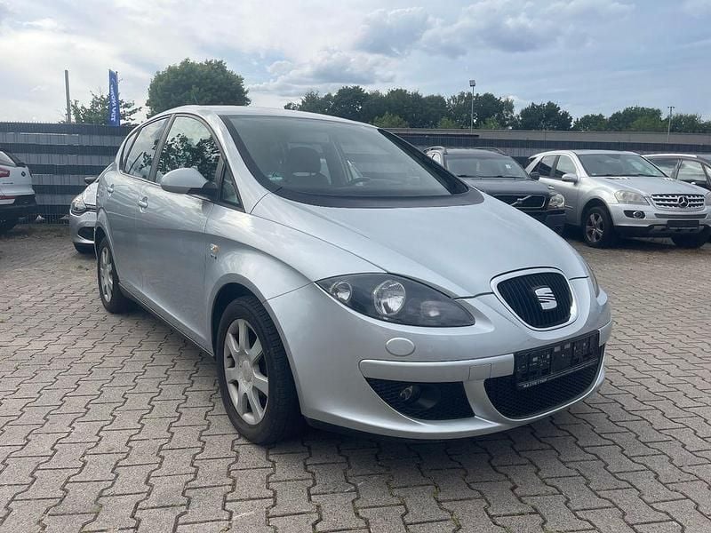 Silber Gebraucht 2005 Seat Toledo Stylance Limousine | 1.700 € (Guter Preis) - Bild 1/4