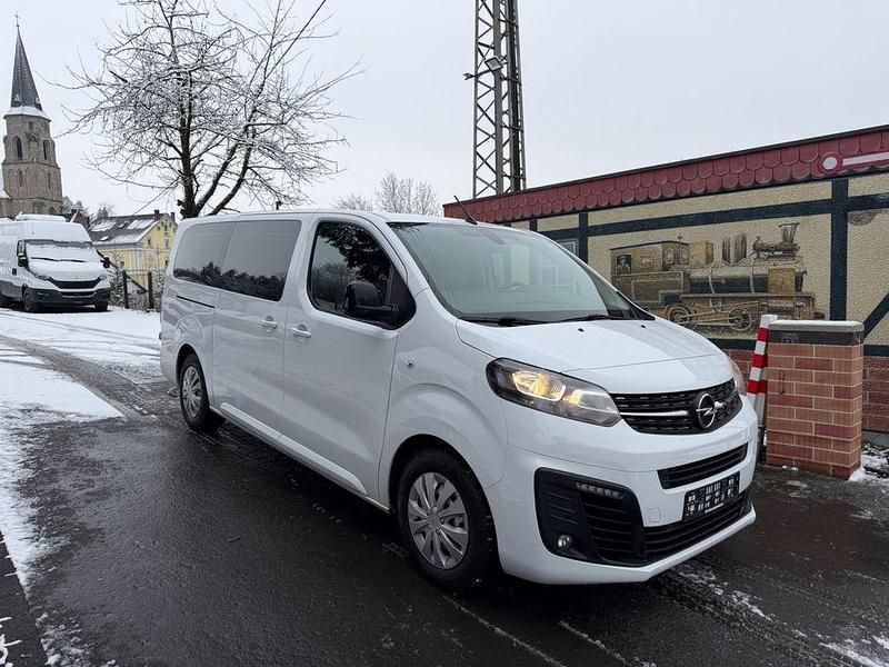 Weiß Gebraucht 2022 Opel Zafira Life Van / Kleinbus | 16.900 € (Superpreis) - Bild 1/4