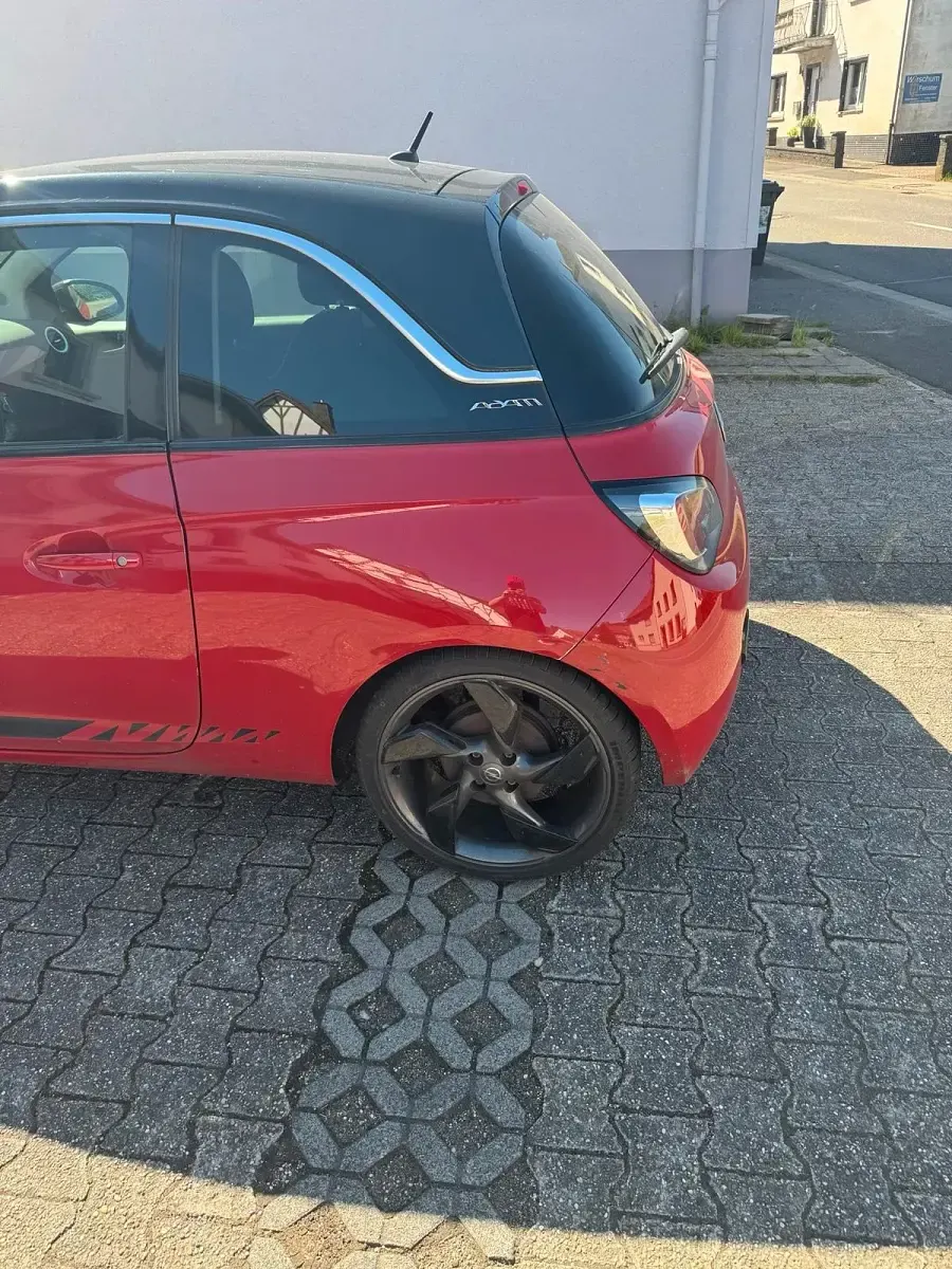 Gebraucht Opel Adam 101 PS (74 kW) 2015 Rot Kleinwagen