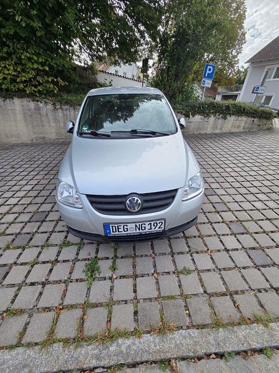Gebraucht VW Fox 75 PS (55 kW) 2005 Grau Kleinwagen