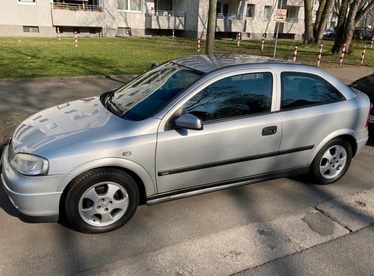 Gebraucht Opel Astra 84 PS (61 kW) 2000 Silber Kleinwagen