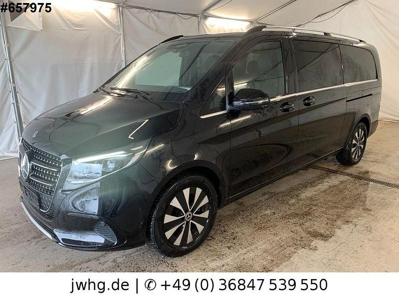 Schwarz Gebraucht 2024 Mercedes V300 Avantgarde Van / Kleinbus | 67.750 € (Superpreis) - Bild 1/4
