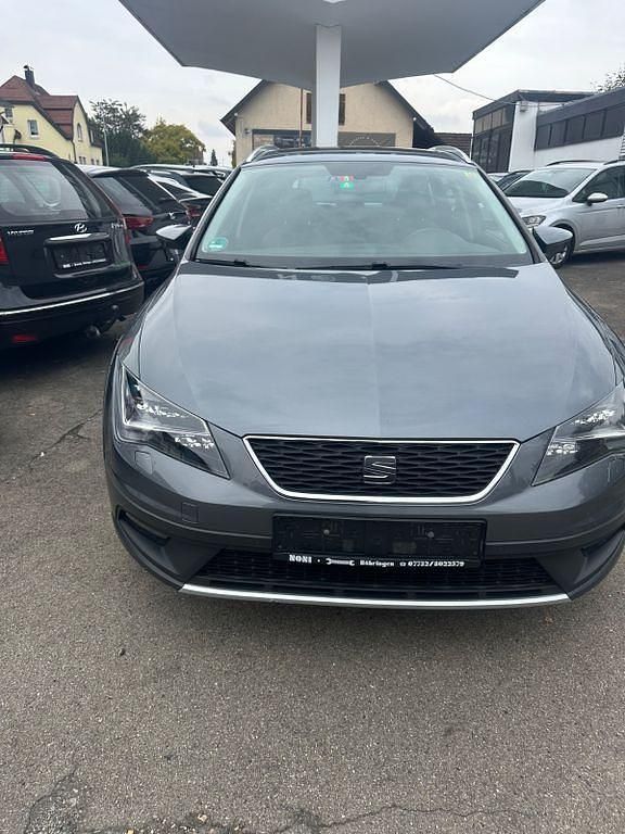 Grau Gebraucht 2015 Seat Leon X-Perience 4Drive Kombi | 8.199 € (Teuer) - Bild 1/4