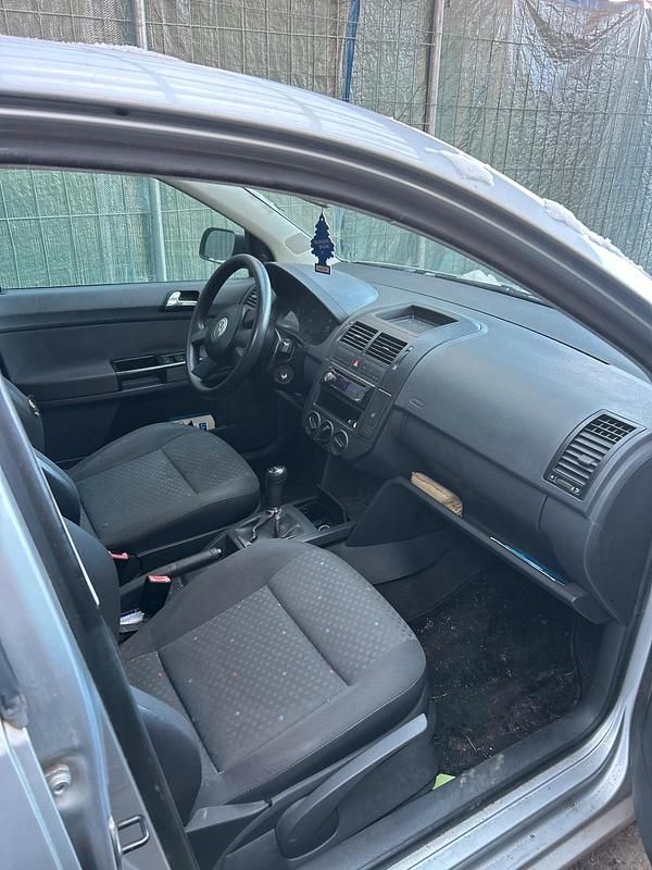 Gebraucht VW Polo 63 PS (46 kW) 2004 Silber Kleinwagen