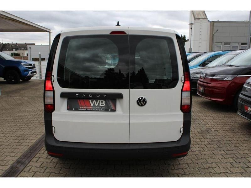 Gebraucht VW Caddy Maxi 114 PS (83 kW) 2023 Candy weiß Van / Kleinbus