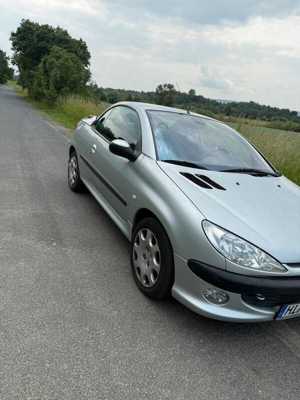 Silber Gebraucht 2003 Peugeot 206 CC Cabrio | 2.250 € - Bild 1/4