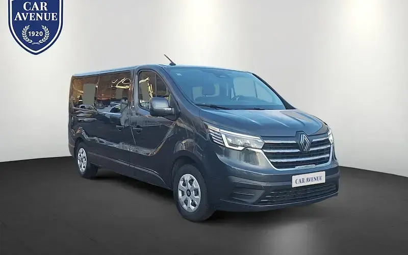 Usado Renault Trafic Evolution 150 HP (110 kW) 2025 Cinzento Monovolume
