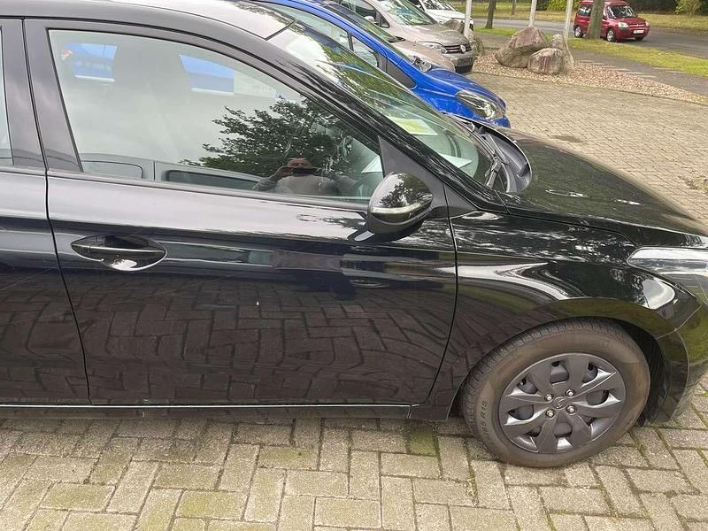 Gebraucht Hyundai i20 Classic 75 PS (55 kW) 2017 Schwarz Kleinwagen