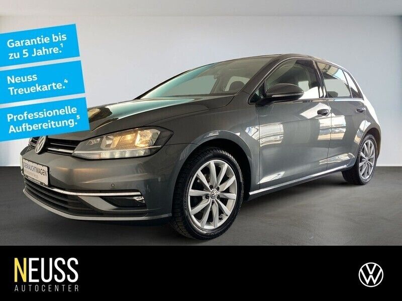 Indiumgrau metallic (metallic) Gebraucht 2019 VW Golf VII Comfortline Limousine | 14.940 € (Etwas zu teuer) - Bild 1/4