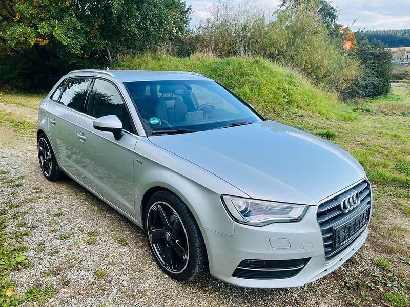 Gebraucht Audi A3 S-Line 150 PS (110 kW) 2014 Silber Limousine