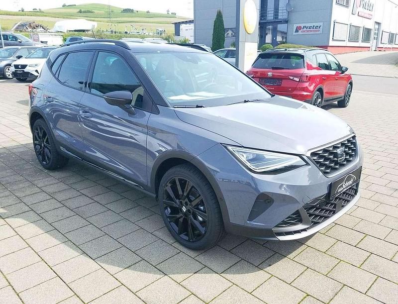 Neu Seat Arona Black Edition 116 PS (85 kW) 2025 Graphene grau metallic dach schwarz SUV