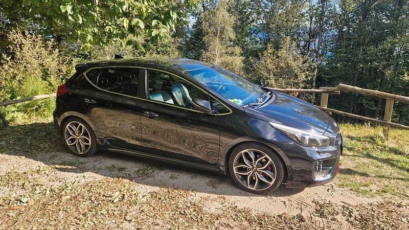 Schwarz Gebraucht 2018 Kia Ceed GT-Track Limousine | 13.700 € (Fairer Preis) - Bild 1/4