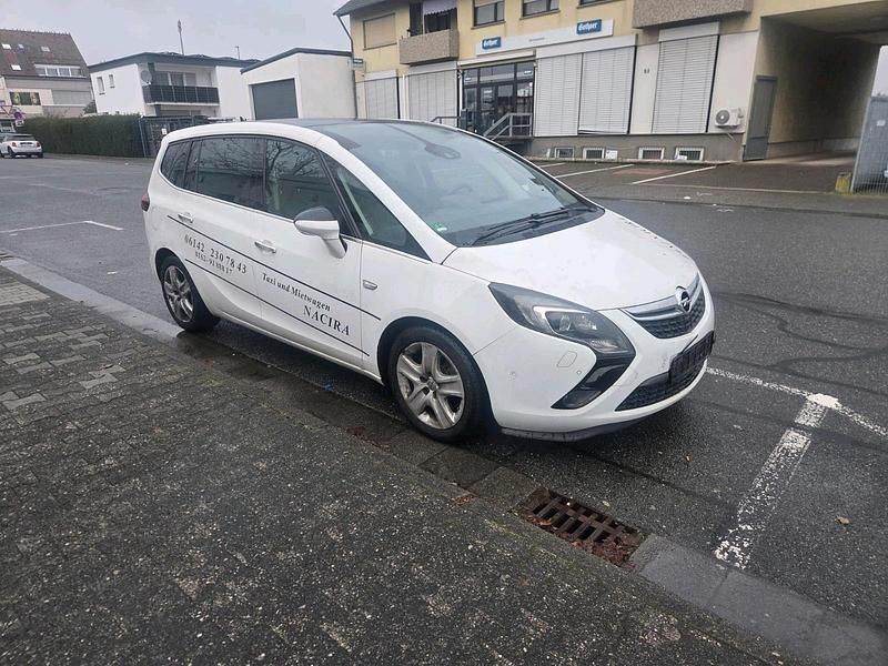 Weiß Gebraucht 2011 Opel Zafira Tourer Van / Kleinbus | 3.800 € - Bild 1/4