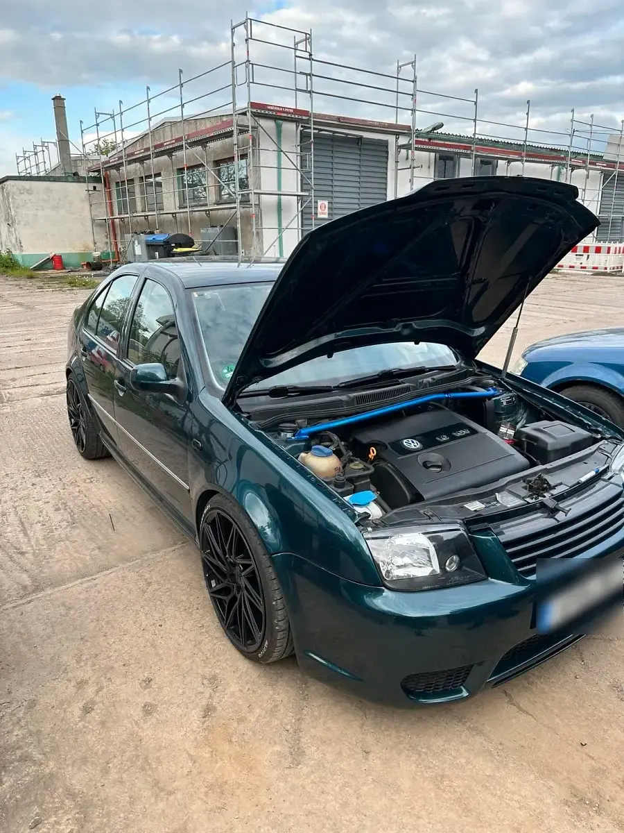 Gebraucht VW Bora 105 PS (77 kW) 2002 Grün Limousine