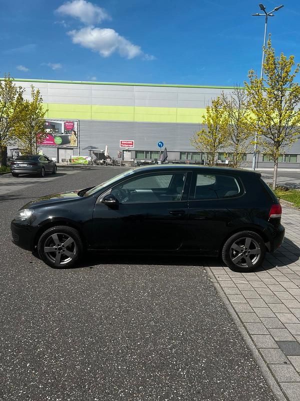 Gebraucht VW Golf VI 80 PS (58 kW) 2009 Schwarz Kleinwagen