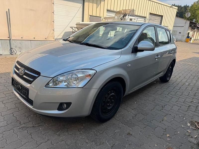 Gebraucht Kia Ceed EX 109 PS (80 kW) 2007 Silber Kleinwagen