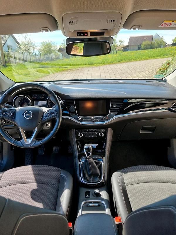 Gebraucht Opel Astra Edition 150 PS (110 kW) 2016 Schwarz Limousine