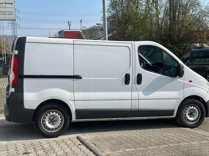 Gebraucht Opel Vivaro 145 PS (106 kW) 2011 Casabl/arctic/eisweiss/kaolin Van / Kleinbus