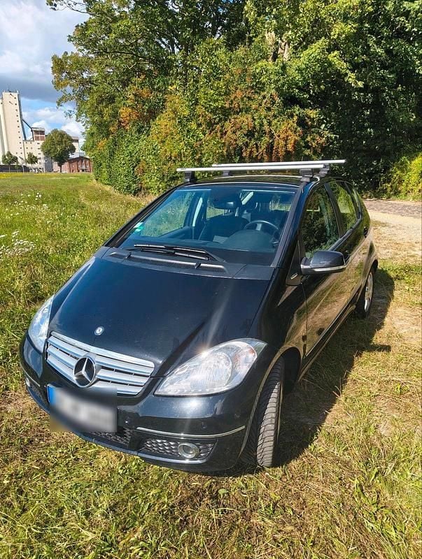 Gebraucht Mercedes A180 109 PS (80 kW) 2010 Schwarz Kleinwagen