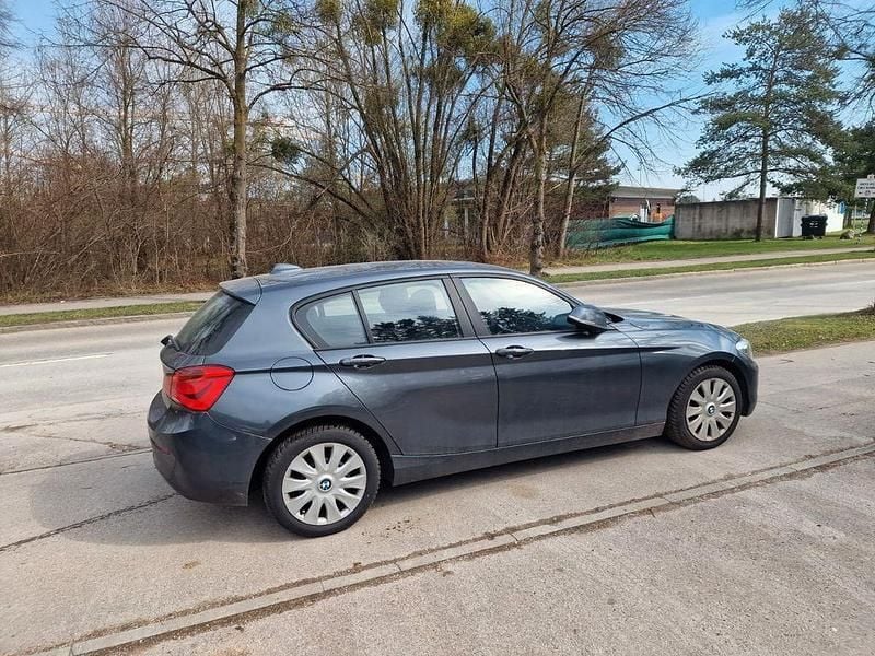 Gebraucht BMW 116 Advantage 109 PS (80 kW) 2016 Grau Kleinwagen