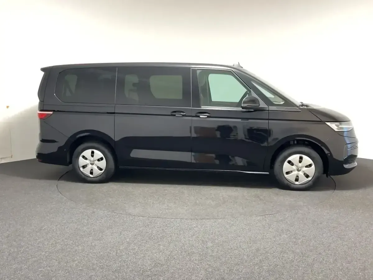 Neu VW Multivan 110 PS (80 kW) 2026 Schwarz Van / Kleinbus